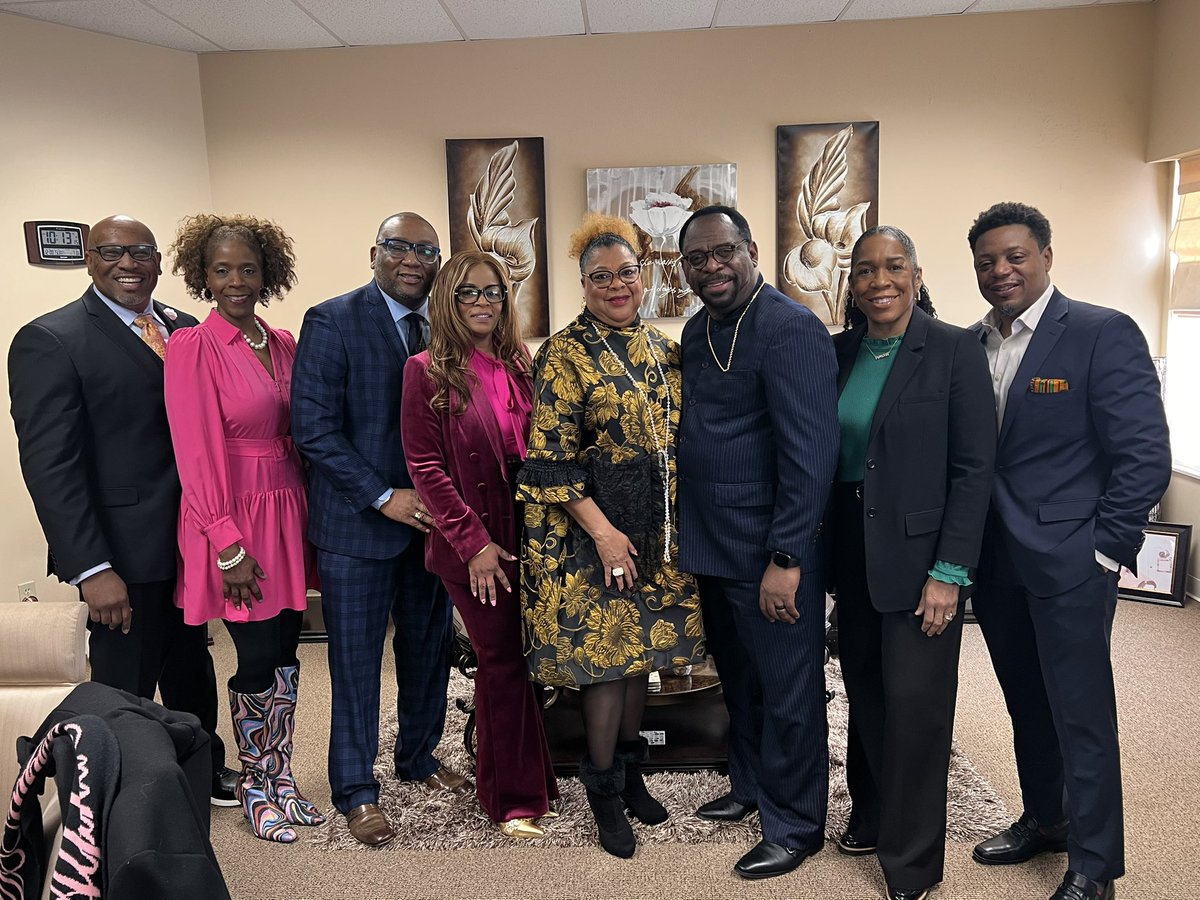 Juliana Stratton tweet media