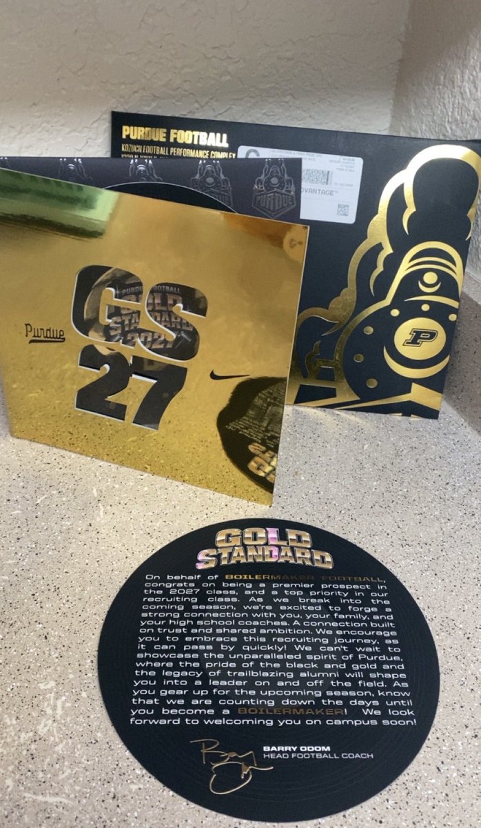 JaidenDavis38's tweet photo. I appreciate the mail &amp; love from Purdue 🚂  @BoilerFootball @CoachJakeTrump 
#goldstandard 
#GS27 https://t.co/4QgVEDiyeI