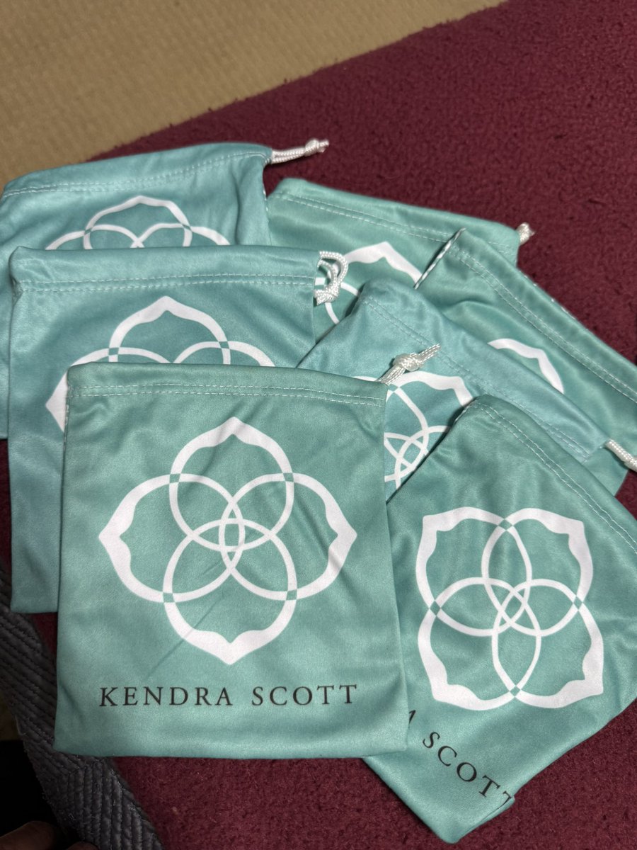 Dionn Schaffner tweet media