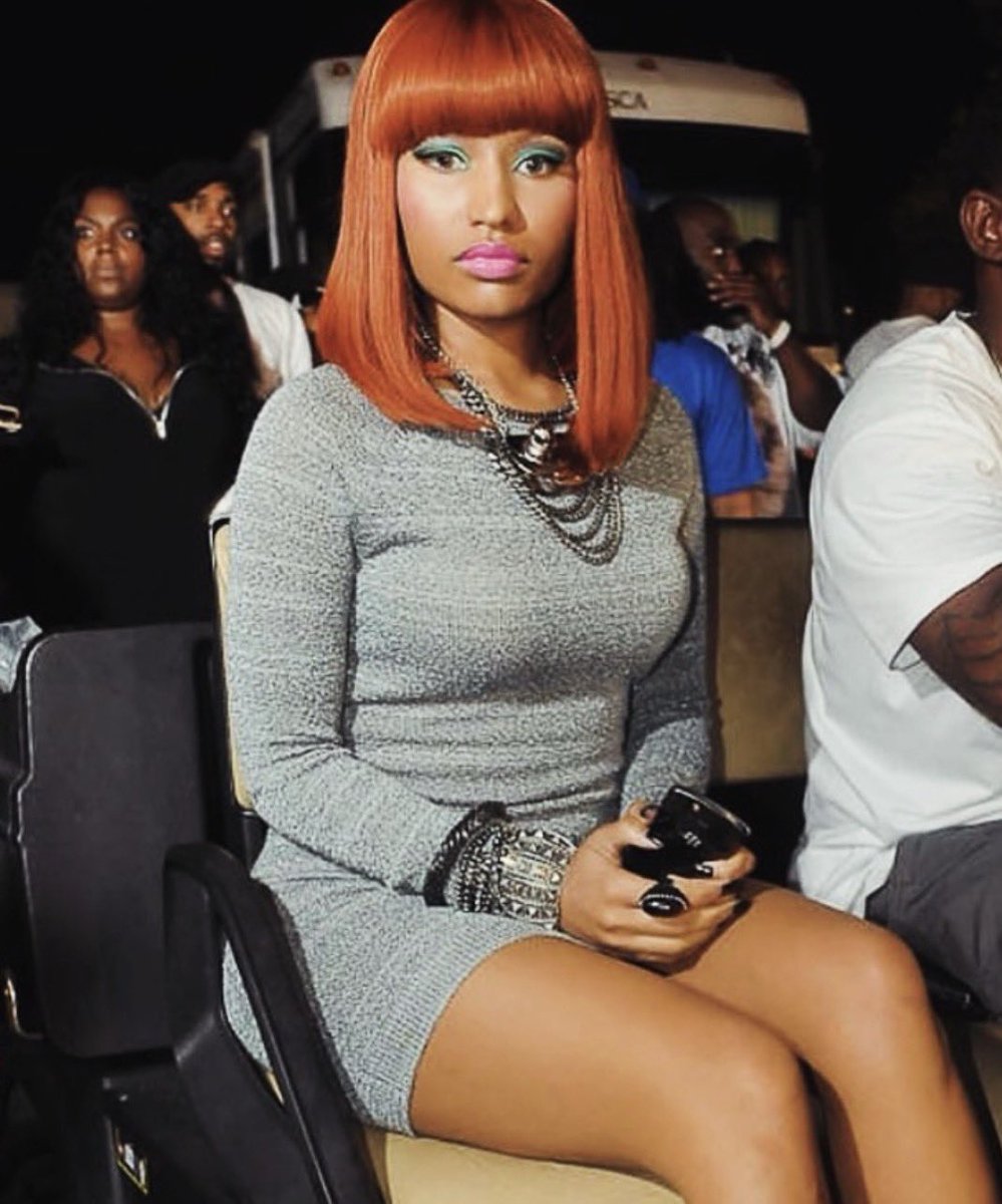 onikaswardrobe's tweet photo. Nicki Minaj wearing a pair of Jeremy Scott x Linda Farrow T.V. Sunglasses
Brown tortoiseshell sunglasses with tinted lenses and silver-tone hardware throughout.
#nickiminaj
#fashion
#style
#jeremyscott
#barbz
#barbie https://t.co/7fngGtmTom