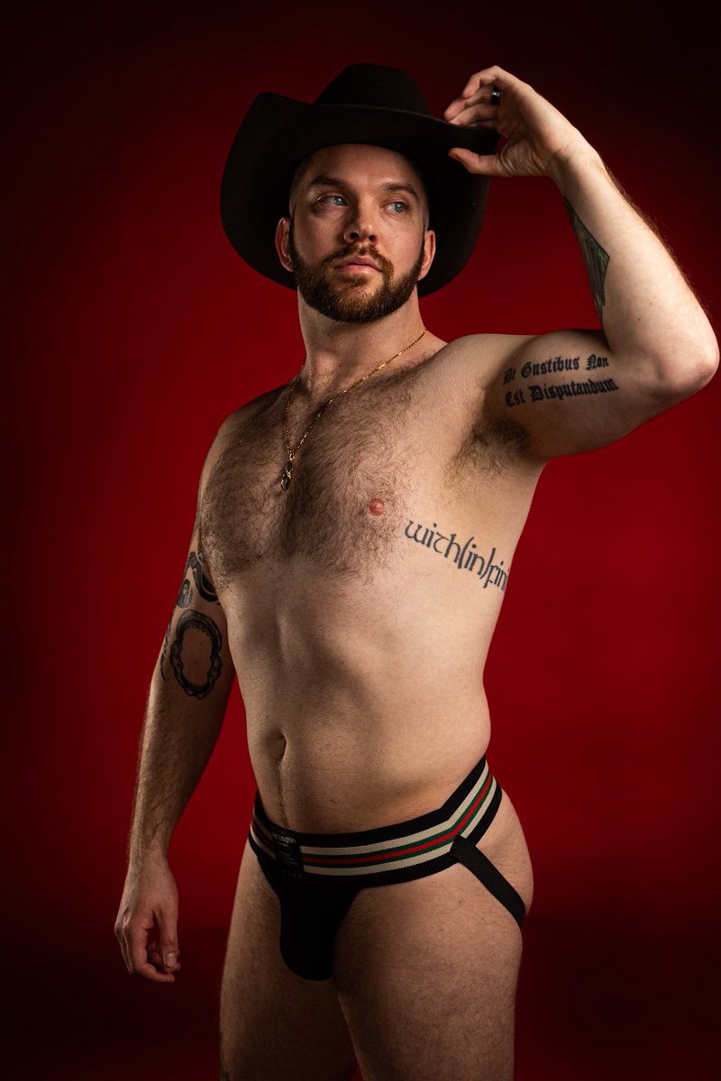 himbo Hashira (ibc feb 20th-23rd)🍑 tweet media