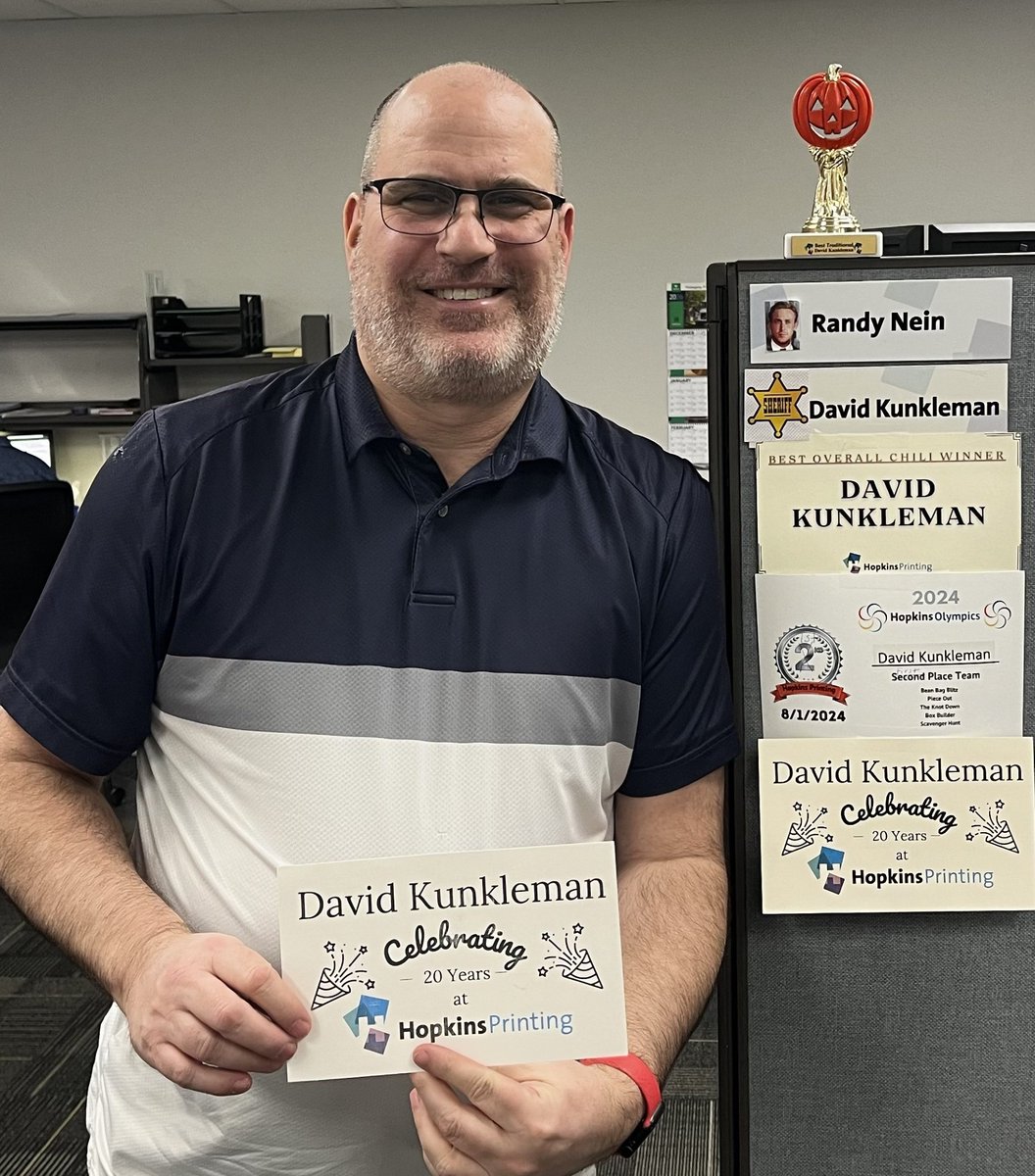 HopkinsPrinting's tweet image. Today we’re celebrating the 20th anniversary of David Kunkleman! His detailed knowledge and dedication make him an invaluable part of our Customer Service Team.

#HopkinsPrinting #20Years