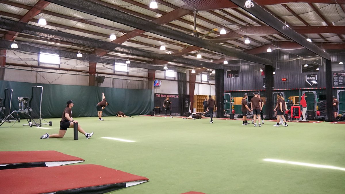 QUHawksBaseball's tweet image. Pit stop 
📍Manhattan KS

Thank you @BarnBSBAcademy for the hospitality and letting us use their facilities.

Next stop Grand junction💨

#Menofmayhem x #Hawkyeah