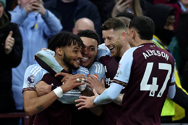 Holtecast tweet media