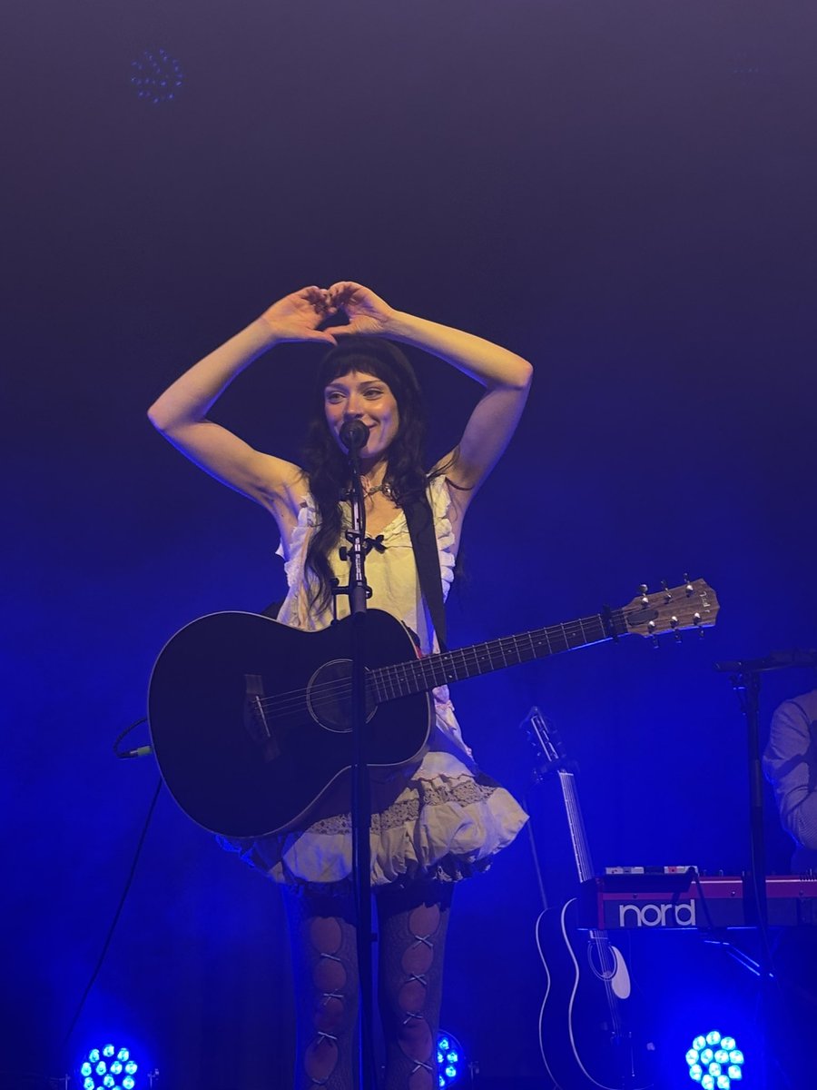 finally!! <a href="/HolHumberstone/">Holly Humberstone</a> ur the cutest ever 🪽🪽