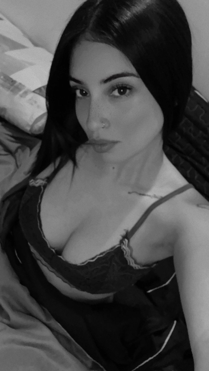 Laura_ztg's tweet photo. Je ne vends pas   J'envoie, 

alors réagissez (like/rt) 🩷 https://t.co/RFxMFyZoNc