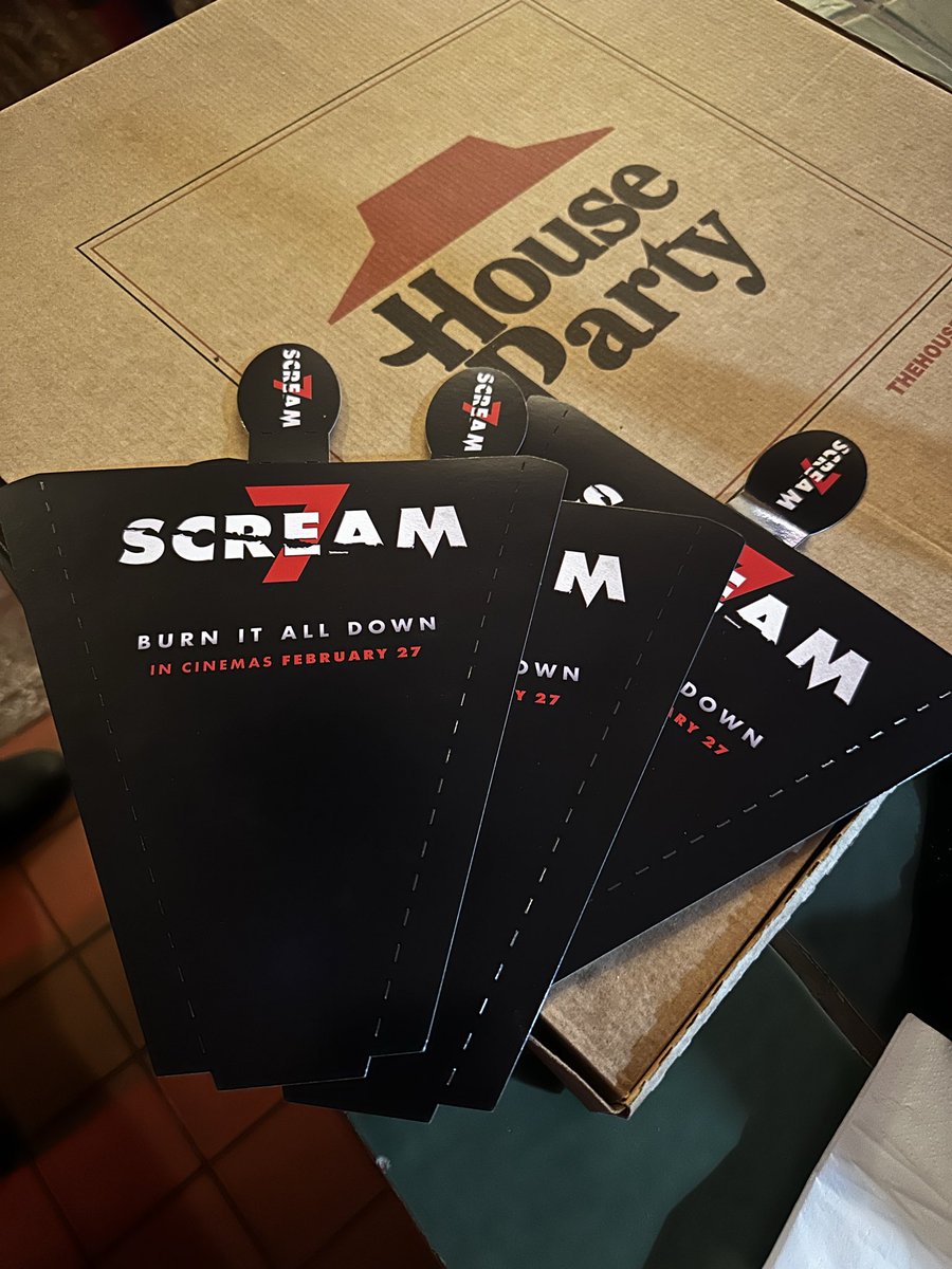 screamtalks's tweet photo. Scream 7 event in London @ParamountUK @kevwilliamson #scream7 https://t.co/tZcUQzCUM5