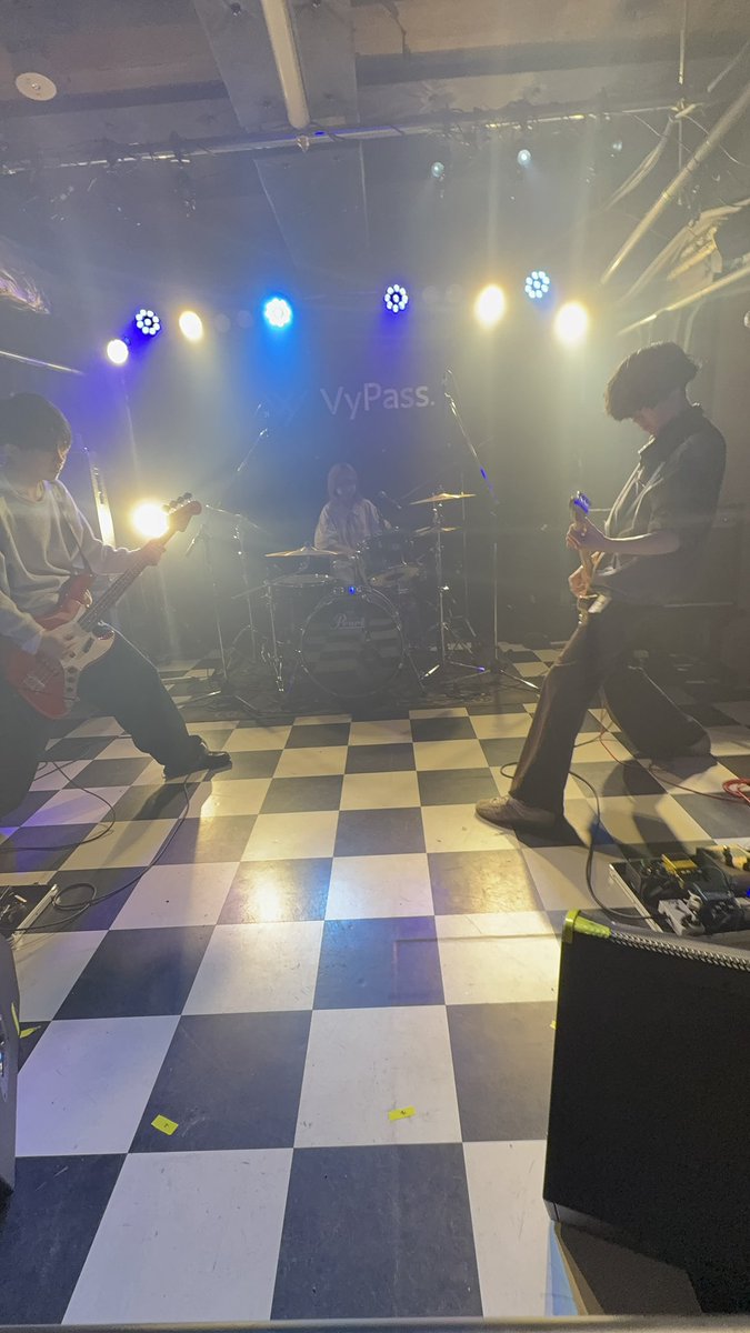 space shops tweet media