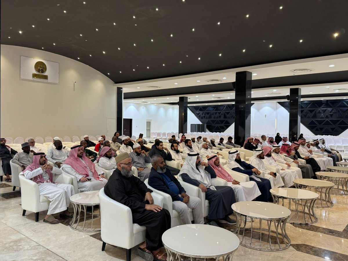 كان لي شرف تلبية دعوة أخي الحبيب البروف رجاء المعيلي لحضور ندوة منتدى تاريخ المدينة الشهري الثالث عشر في الجامعة الإسلامية والذي أتحفنا فيه سعادته بحديثه الشيق عن الاستراتيجية العسكرية للدولة السعودية الأولى في معركة وادي الصفراء. نفع الله به وبعلمه، وممتن لهذه الدعوة الكريمة💐💐