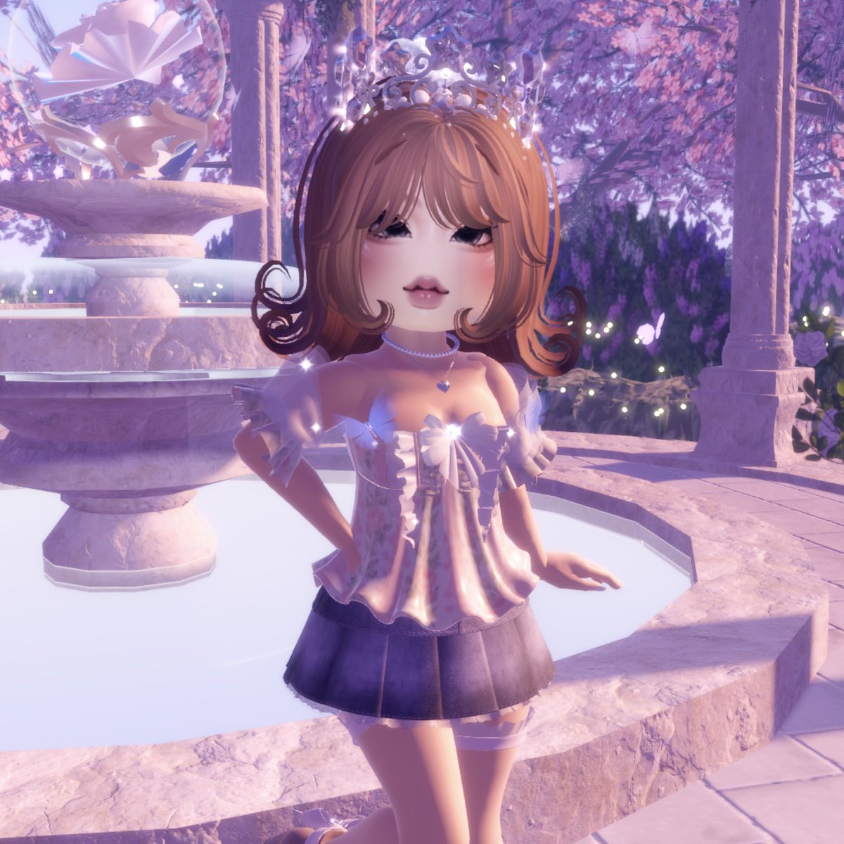 this hair combo i found looks SO much like my actual hair that i had to make a royale high version of me!! 💕 im so obsessed 🤭

#royalehigh