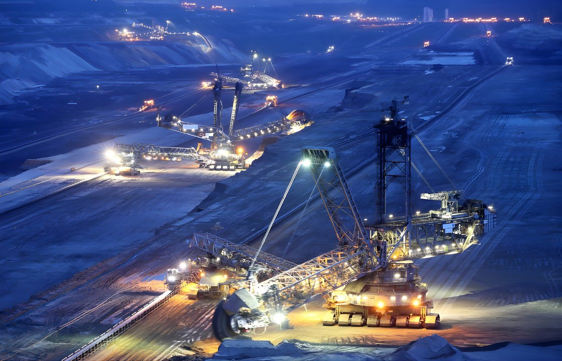 Joaquín Proenza, destacado geólogo y académico, disertará sobre la demanda de minerales en la transición energética en el XVI #SIMPOSIO. Expondrá cómo la transición energética está reconfigurando la demanda mundial de minerales estratégicos. <a href="/snmpeperu/">SNMPE Perú</a> <a href="/IIMPOficial/">Instituto de Ingenieros de Minas del Perú</a> <a href="/Sonami_Chile/">Sonami</a>