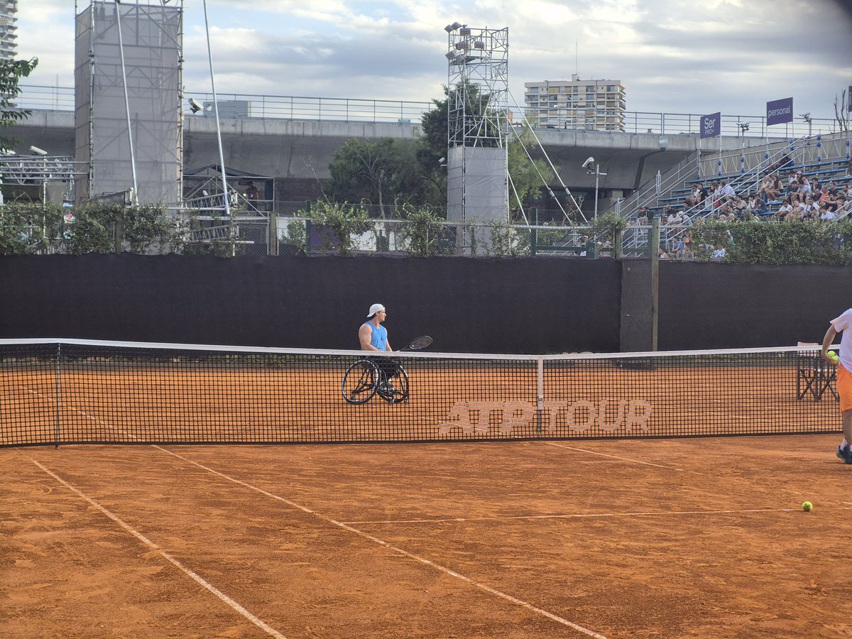 Lautarotenn1s's tweet photo. HOLA GUSTI 👋👋

Gustavo Fernández 🇦🇷 entrena en Buenos Aires preparando su participación en la Copa Museo de la Moda por segundo año consecutivo. https://t.co/4GLMrxJcRa