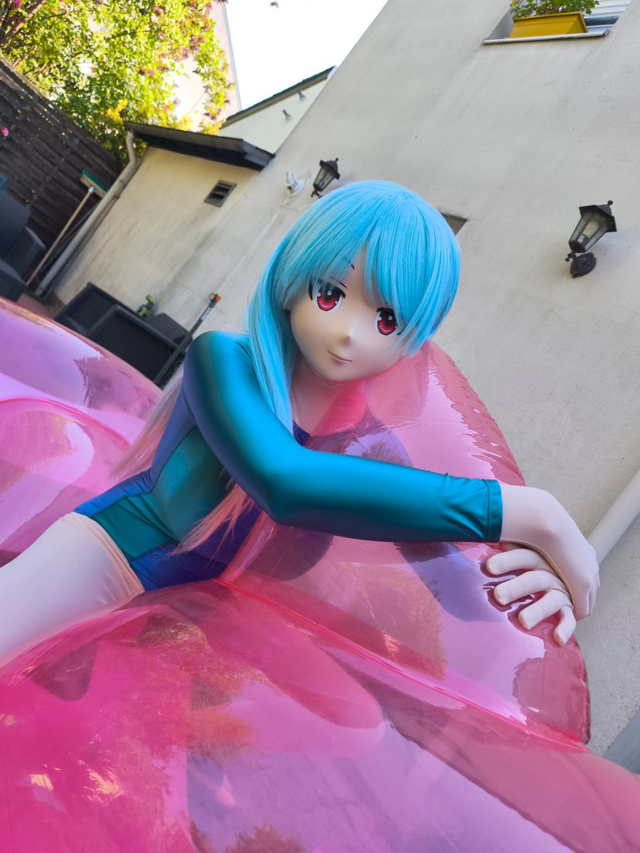 Been a while i didn't post something and im a bit lazy for kig, so here's a little flashback moment when i gave the chance to my friend testing out kigu for the first time along with my inflas ~