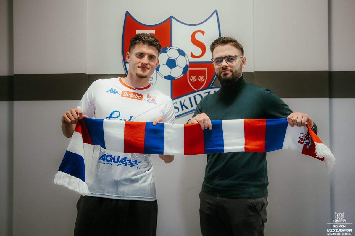 Prezentacja na stadionie ✅️
Spotkanie z kibicami w Teatrze ✅️

Za „Soszim” dzień pełen emocji 😉 Kamil, niech Twój pobyt pod Klimczokiem będzie pełen pięknych chwil w 🔴⚪️🔵 barwach!!