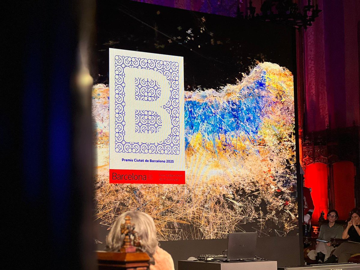 ERCbcn's tweet photo. 🏆 Els Premis Ciutat de Barcelona reconeixen projectes en cultura, educació i ciència, des d’artistes com @petitdecaleril i Antoni Muntadas fins a creadors emergents i grans propostes socials.

🌟 Celebrem l’excel·lència i projecció del talent barceloní que fa ciutat i comunitat. https://t.co/pOX11PUFoW