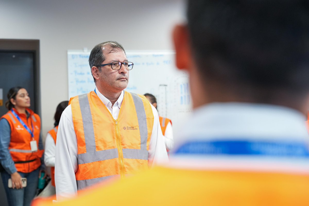 ANI_Colombia's tweet photo. @MinTransporteCo @ostoyar @Milenapjimenez 🛳️ Se espera que esta terminal, cuya vocación es multipropósito (contenedores, graneles, carga general y vehículos) inicie operación en las próximas semanas🙌🏼. https://t.co/1DyRCJ65fD