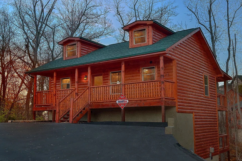 CabinsUSAG's tweet image. Hideaway from real life and escape into the Smoky Mountains with loved ones by staying at "Hideaway Haven." #2bedrooms #sevierville #resortpool #gameroom #hottub #WIFI

cabinsusagatlinburg.com/cabin-rentals-…