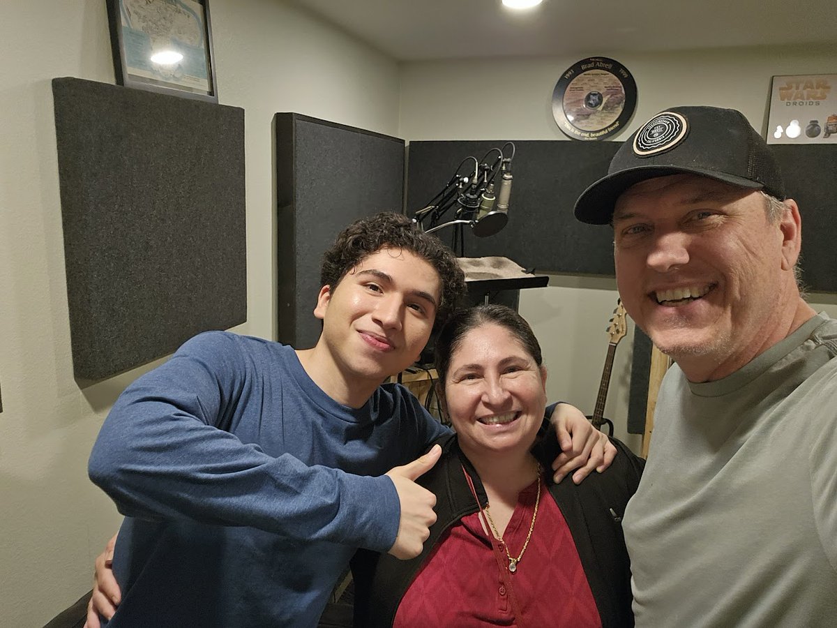 bradabrell's tweet photo. It was great to welcome Anthony Gonzalez, who played Miguel in Coco, and his mother to the studio this week.
#cocomovie #DisneyCoco #CocoMiguel #AnthonyGonzalez https://t.co/AJgFahN1nn