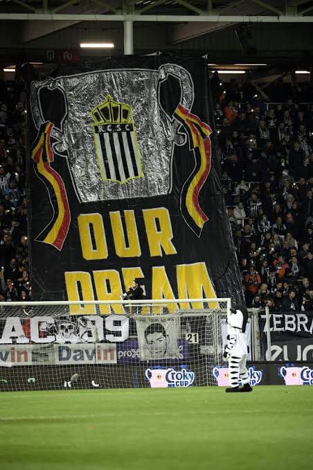 Univers Standard tweet media