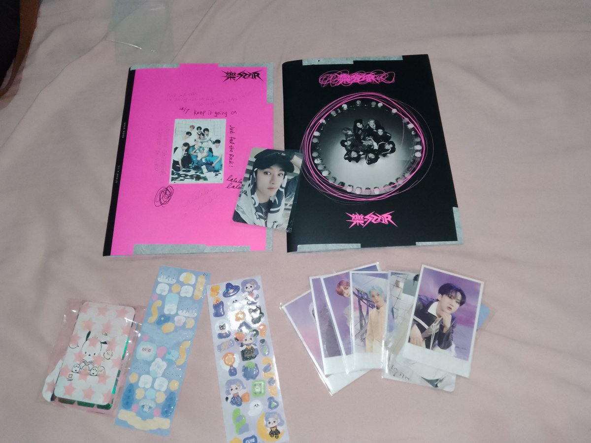 silva_cris62080's tweet photo. Feedback super positivo pra  @isabonturi 
Que me vendeu esses álbuns lindos 🥰
Veio muito bem embalado e o envio foi super  rápido 😍
Eles são muito perfeitos 🫠. https://t.co/IPryCHBeGe