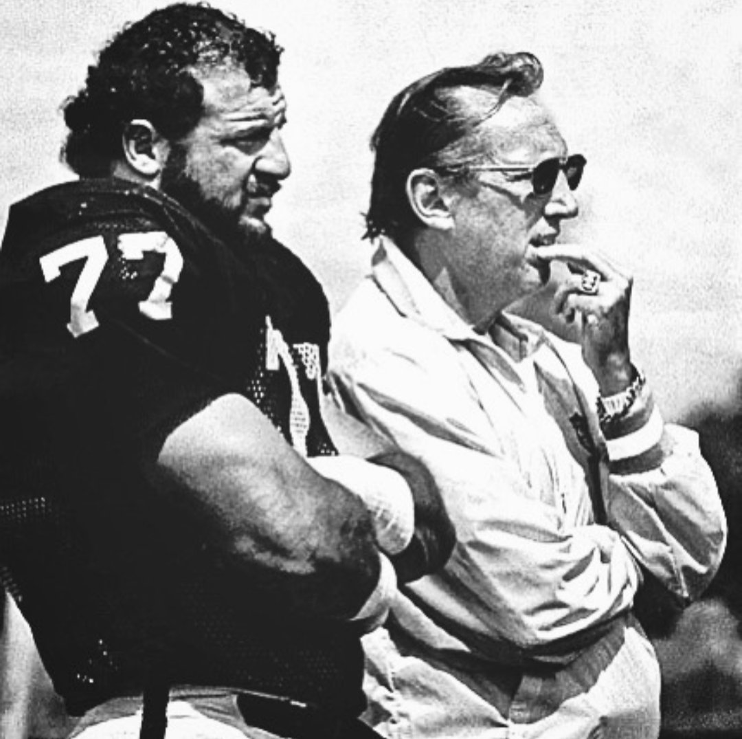 Lyle Alzado🕊️ and Al Davis🕊️

#WaybackWednesday #RaiderNation