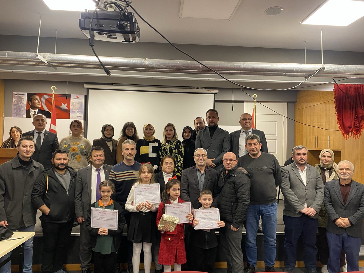 İstiklâl Marşı'nın Kabulü ve Mehmet Akif Ersoy'u Anma Günü etkinlikleri çerçevesinde, Türkiye Yüzyılı Maarif Modeli kapsamında ilçemizde İlkokullar Arası İstiklal Marşı'nı Güzel Okuma Yarışması Gerçekleştirildi.