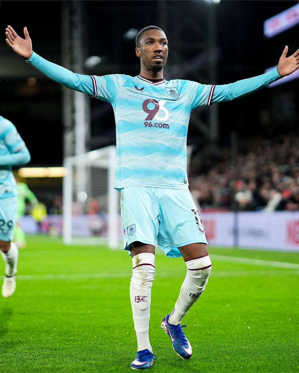 VerticalFutbol's tweet photo. Premier League 🏴 || El Burnley rompe racha de 16 juegos sin victoria
Crystal Palace FC 2-3 Burnley FC
Nottingham Forest 0-0 Wolverhampton Wanderers
Aston Villa FC 1-0 Brighton and Hove Albion
Manchester City 3-0 Fulham FC
#PL | #MCIFUL | #AVLBHA | #CRYBUR | #NFOWOL https://t.co/nLIdw27nPN