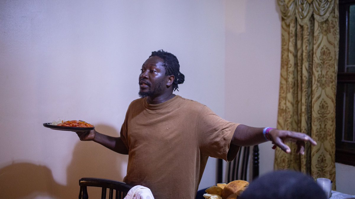 studiocityug's tweet image. What’s that perfect snack to set mood for the evening? | @efumbiro256 knows the perfect answer
#livingroomsessions #community #togetherforever❤️ #music 

📸: @_emma.o_ | @phanuel_actm