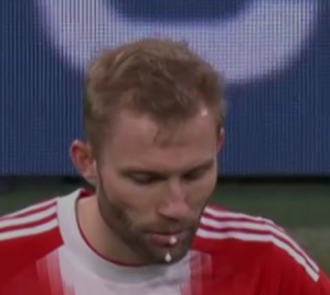 0xJPS's tweet photo. Germany drought caught live on camera #BayernMunich https://t.co/rLo3Y2dgA7
