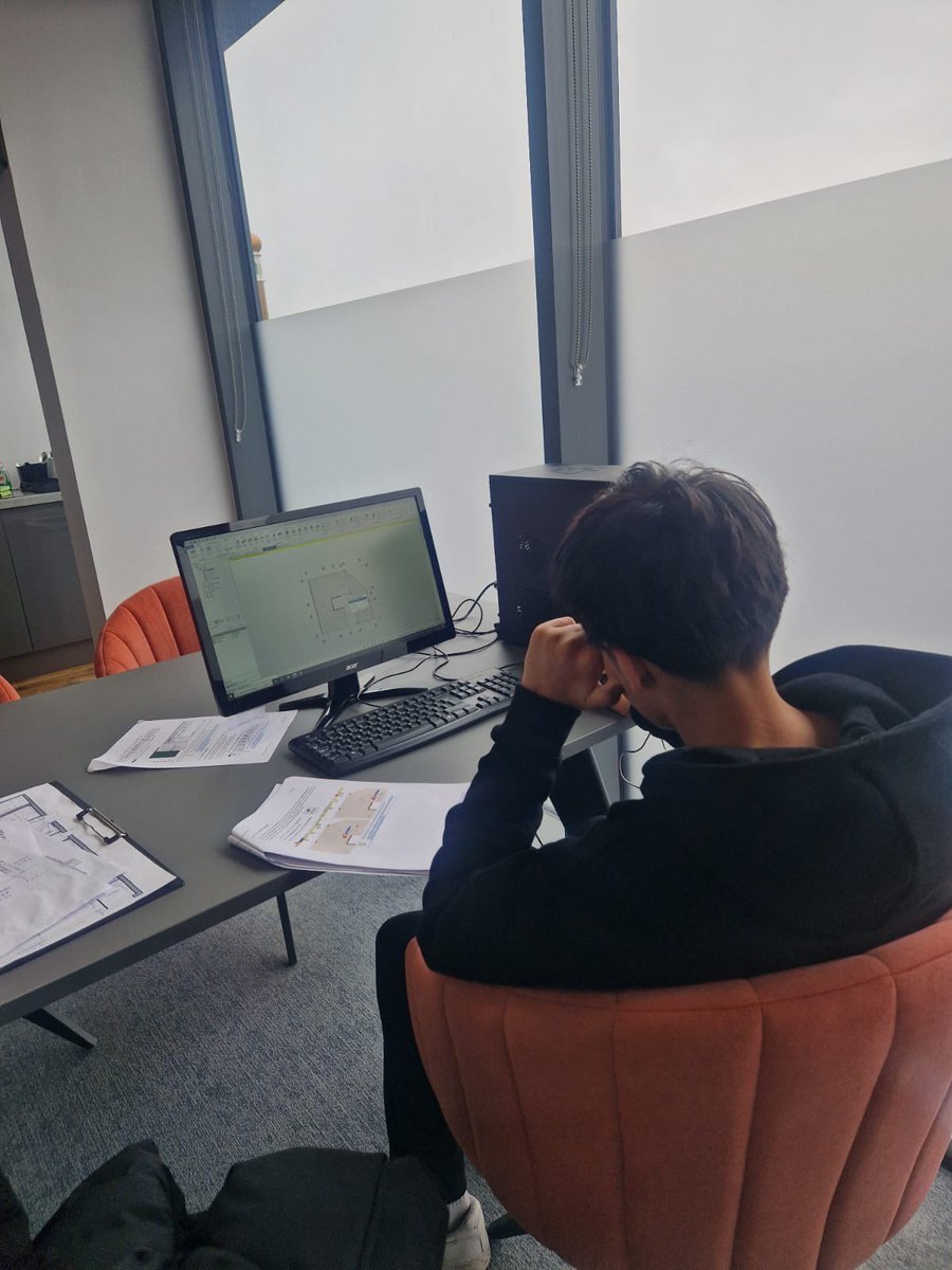 SharplesSchool's tweet photo. Day 3 of Y10 Work Experience! Our students are now halfway through their placements and have been working incredibly hard, gaining valuable skills along the way. Keep up the fantastic effort! 💼💜 @SharplesCandE https://t.co/9FVYucV7q2