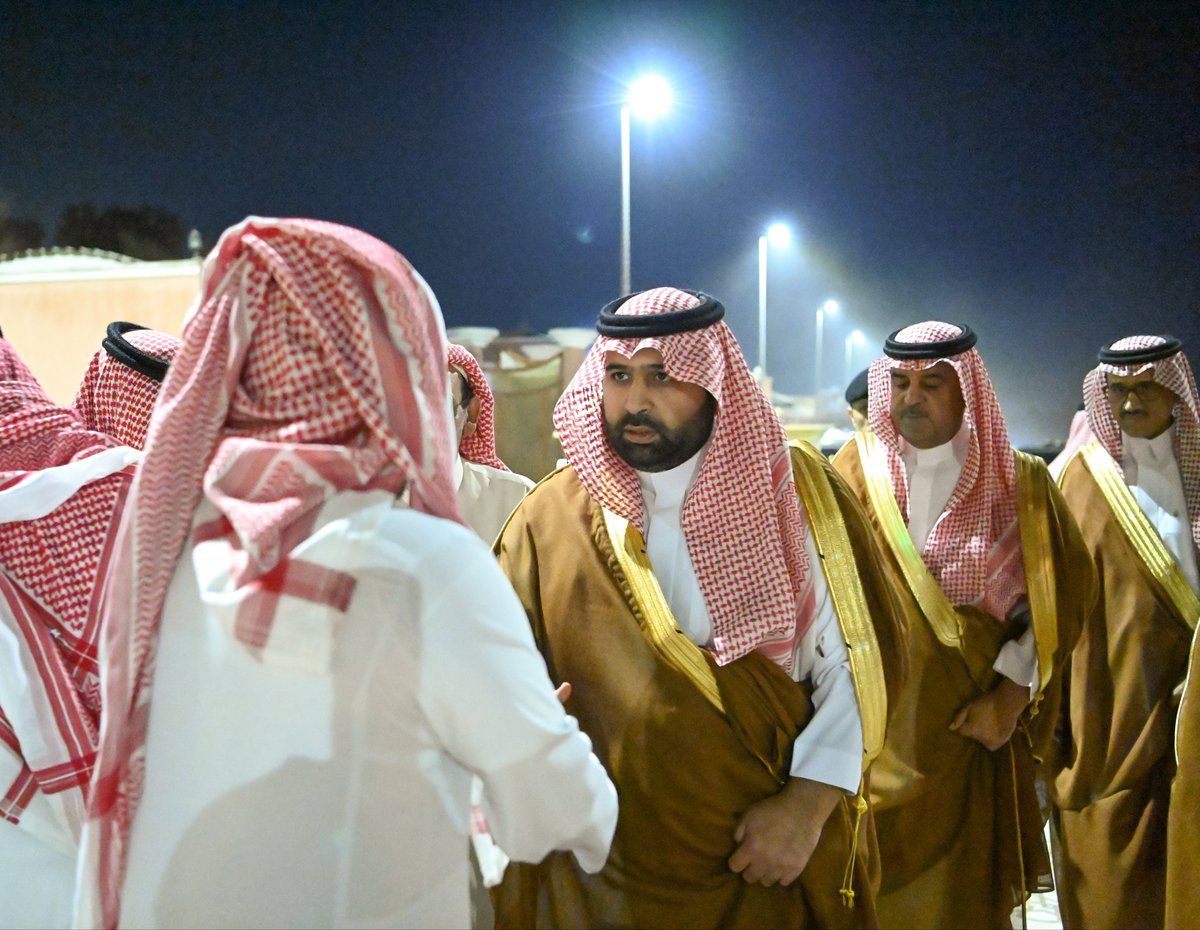 jazangov's tweet photo. سمو أمير منطقة جازان
#محمد_بن_عبدالعزيز
يعزي أسرة بن لبدة في وفاة والدهم - رحمه الله -.

https://t.co/ODrg3t8Zlp https://t.co/uOThfcyoz7
