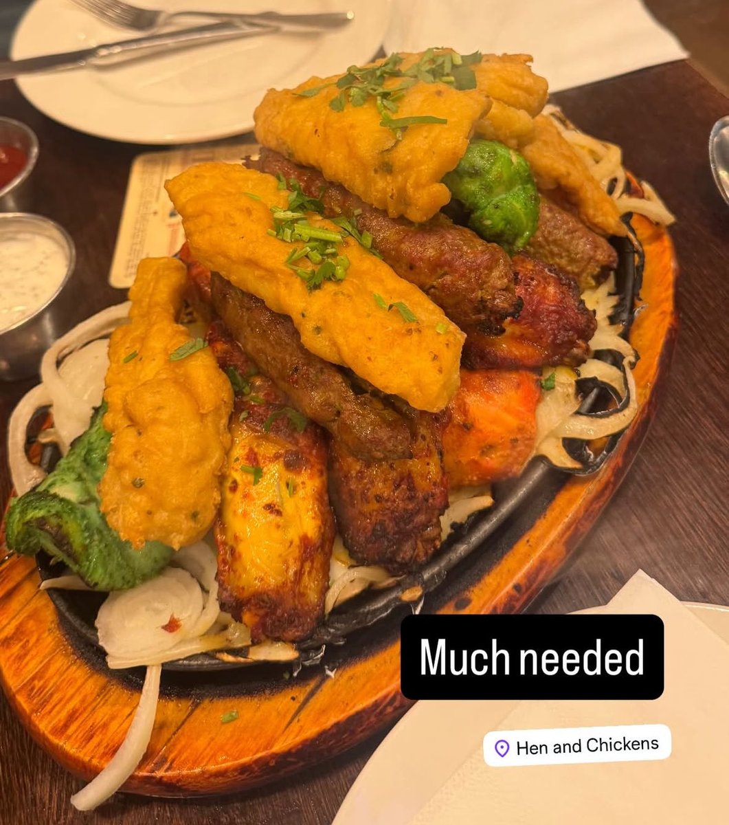 matthew_oregan's tweet photo. Only came for the curry #hurzelerout #bhafc https://t.co/kXTvkhusHH