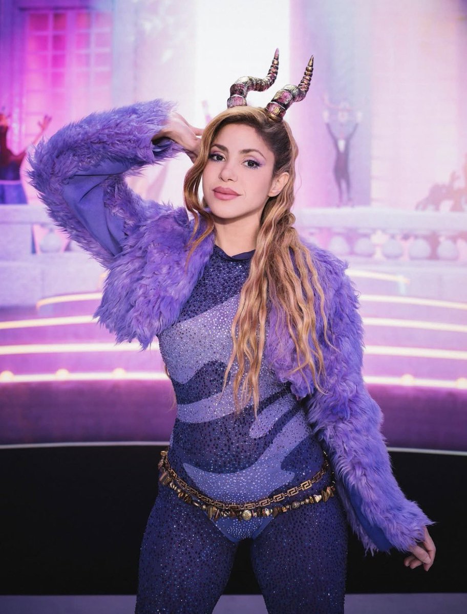 TheePopCore's tweet image. Shakira is now the first artist ever to have songs with over 100 million streams on Spotify from 27 different years.