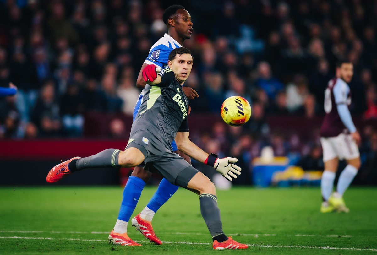 Emi Martínez tweet media