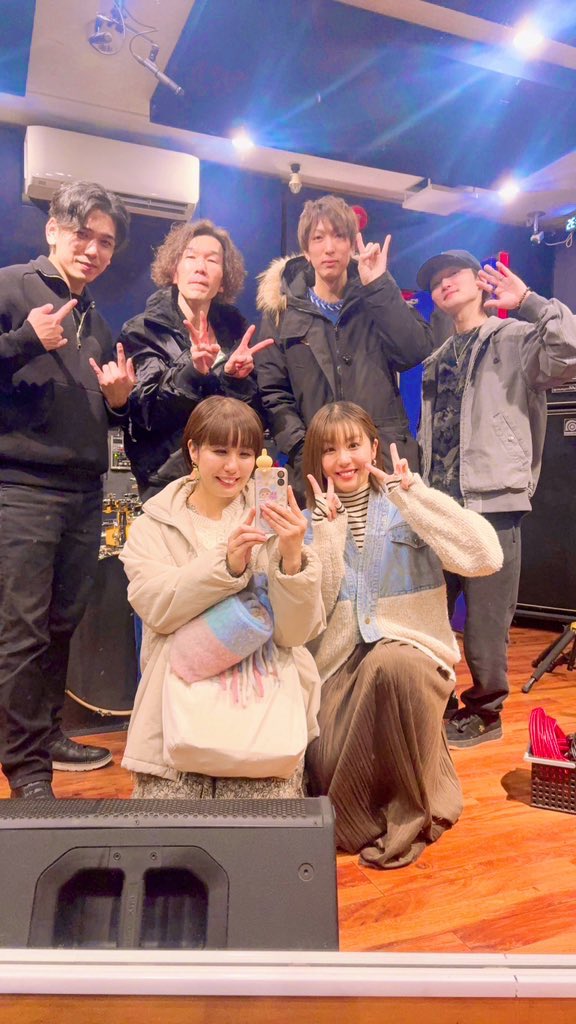 ayanappy's tweet photo. 大雪の日でしたが❄️
奇跡のような幸せな
素敵な時間でした🕰♡♡

2月14日(土)23:59まで
配信LIVE見られます😌🫶

https://t.co/8lXXVi0qr5 https://t.co/HkeVIwXKRw