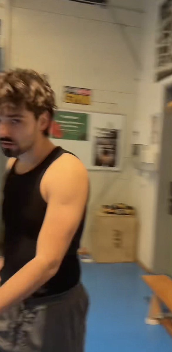 Z0RN1G's tweet photo. he regrets NOTHING https://t.co/Vk8sVOnA2i