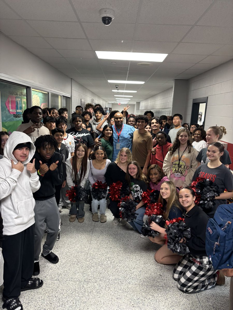 Travis High School tweet media