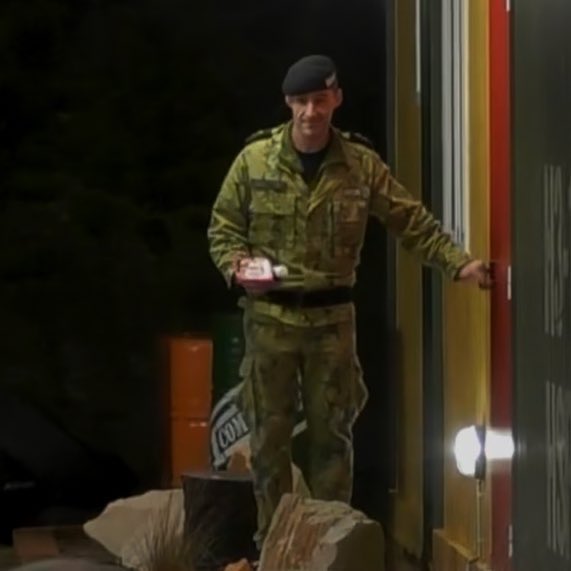 galitzineee's tweet photo. instrutor BRUNO MARQUES a sorrir/rir. that’s the fuckn' post 🤍 #1Companhia https://t.co/V0cgxxYIHG