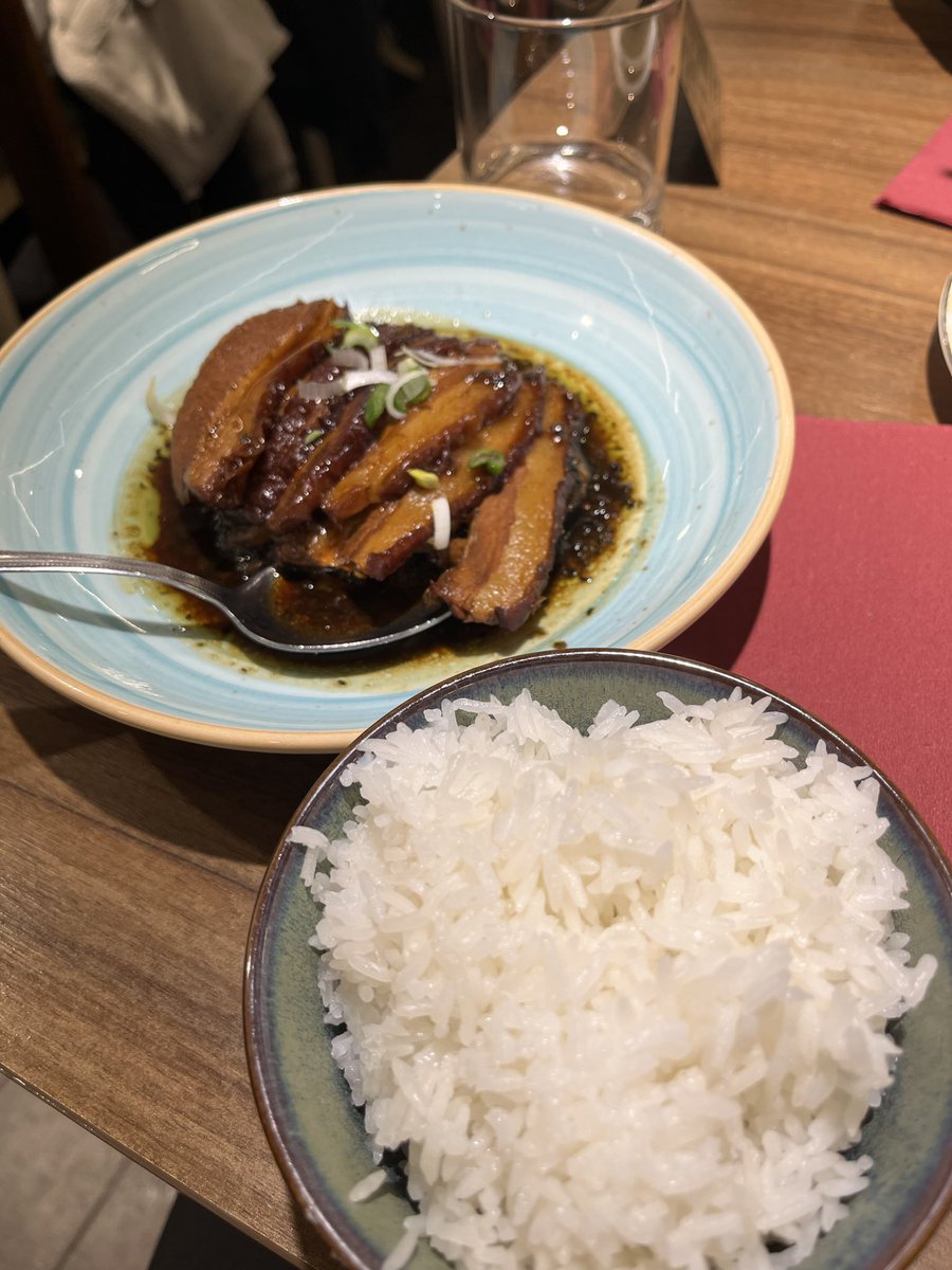 Angel_rr_'s tweet photo. Sichuan kitchen. Los camareros huelen mal la verdad, pero comida top https://t.co/SV4oBMAWHl