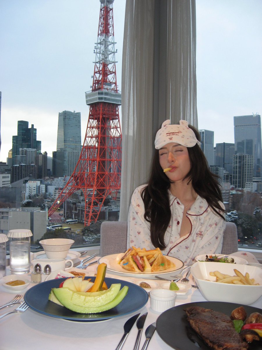 pokimane tweet media