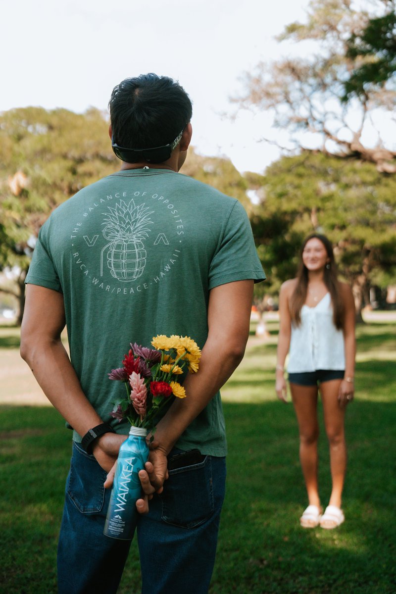 waiakea's tweet photo. The best kind of love?  The kind that keeps you blooming 💐 😍
https://t.co/8mB6FOJ5HN 

#drinkwaiakea #waiakeawater #ValentinesDay https://t.co/SbdVLmgjtc