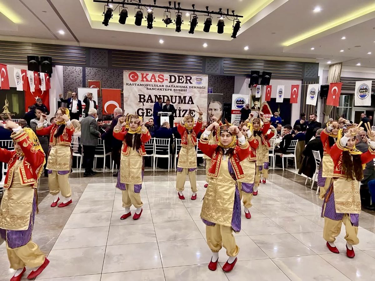 nurettin_yiyit's tweet photo. KAS-DER Sancaktepe Şubesi tarafından düzenlenen Banduma Gecesi programında Kastamonulu hemşehrilerimizle bir araya geldik. #kasdergenelmerkez #banduma #sancaktepe https://t.co/frloZdaZkW