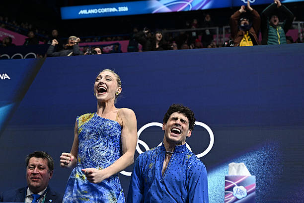 🇨🇦🥉CANADA BRONZE IN ICE DANCE🥉🇨🇦

Piper Gillies and Paul Poirier skate to third, delivering an outstanding performance with raw emotion after 15 years together. 

A starry night in what may have been their last skate.

Canada's first figure skating medal since 2018.