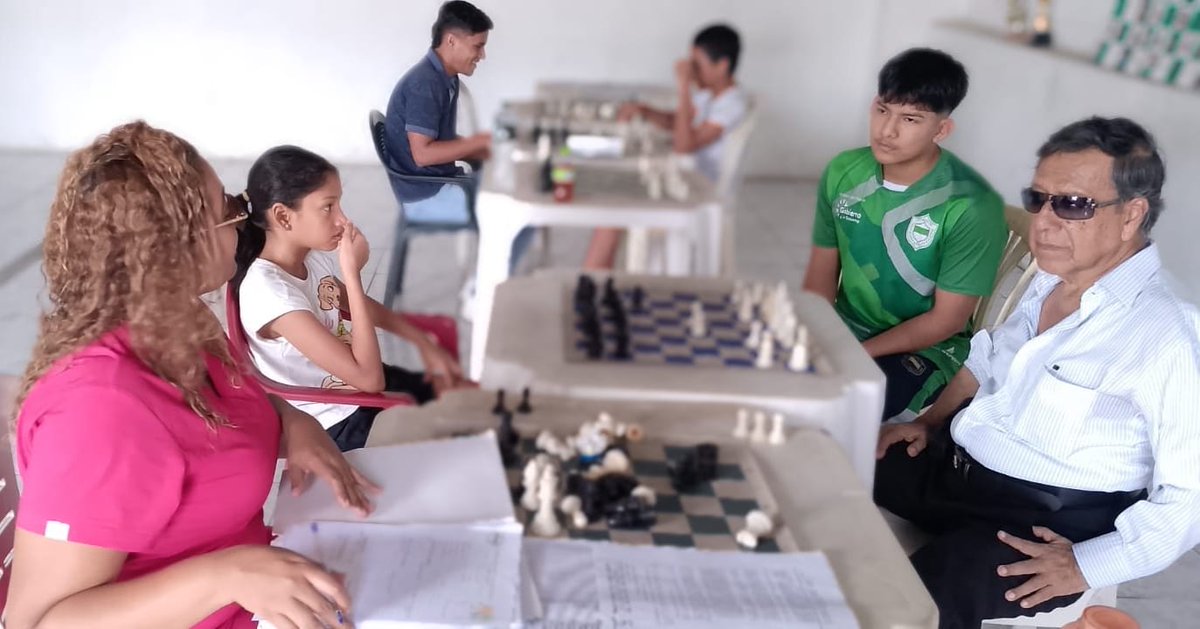 la Lcda. Gabriela Góngora Ortiz, enfermera de Federación Deportiva de Esmeraldas, realizo la evaluación física, monitoreo del estado físico, nutricional y de hidratación a los deportistas de Ajedsrez antes y después de las competencias.
#FedesmeraldasFormandoCampeones