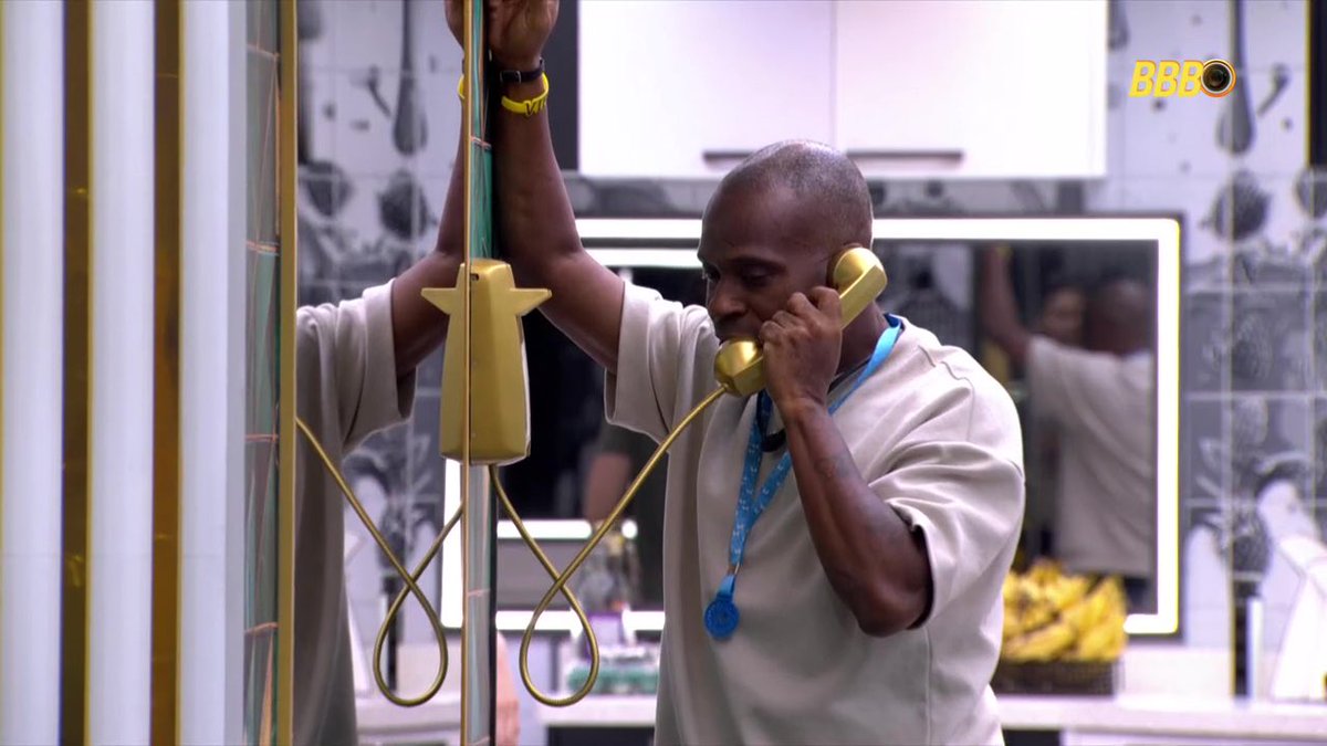choquei's tweet photo. 🚨AGORA: O Edilson Capetinha desistiu de desistir do #BBB26. https://t.co/h6YzAnL6Kc