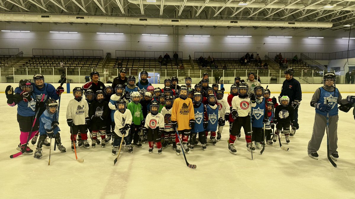 Mount Greenwood's outdoor ADM program joined us for a skate! Thanks for stopping by! 🏒