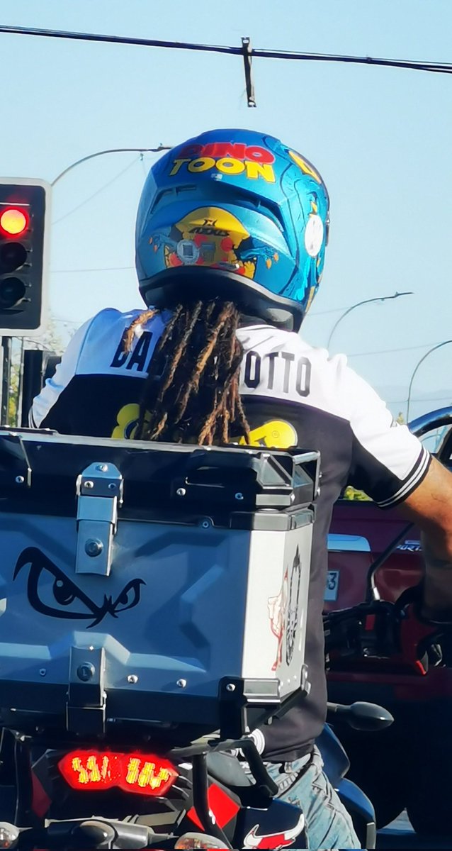 Buen look te sacaste <a href="/marcelobarti/">Marcelo Barticciotto</a>, 🤟⚪⚫