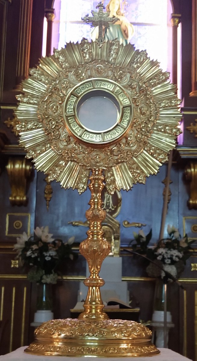 Adorado Y Amado Sea Jesús Eucaristía La Felicidad Está En Dios Viviendo Los Valores Cristianos Que Edificaron Nuestra Civilización