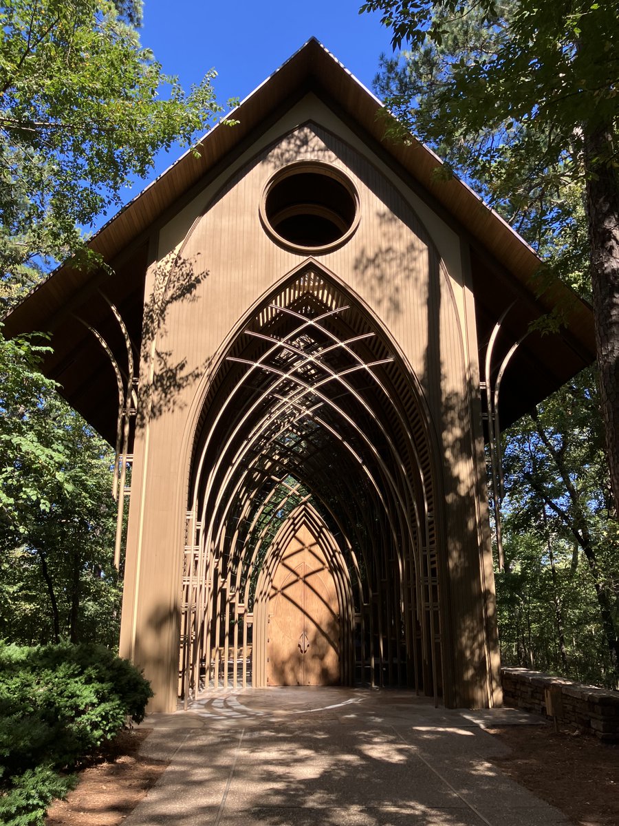 Join us on a September  journey of art, architecture, and nature. The three-night, four-day "Divine Nature: Wright and the American South" includes architect-and curator-led tours, glorious scenery, and fresh and local Southern cuisine with a global twist. bit.ly/3MBb6wM