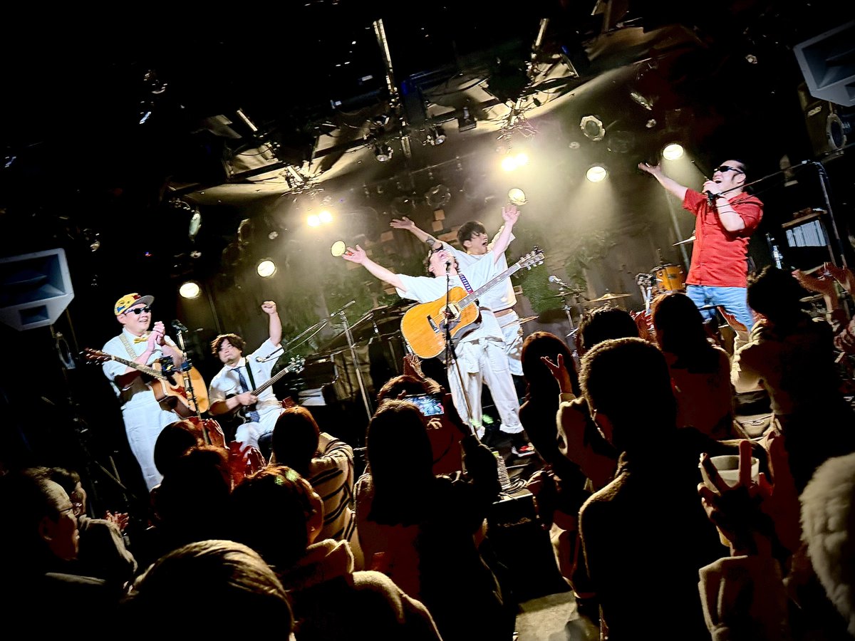 2026.2.11 "HIROの日"

全組→Pia-no-jaC←の
HIROさんのコラボありの贅沢ライブ✨

It's so GOOD!!では
ロンくんとのカホンバトル‼️
2人それぞれ色の違う音が
激しくぶつかり合わさり
とんでもなくワクワクした瞬間😳✨

いやもう圧巻の→Pia-no-jaC←さん🎹🥁
凄いしかなかった！

#アシガルユース